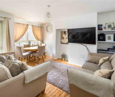 2 Bed Flat, Grove St, SE8 - Photo 1