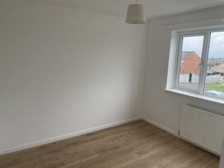 3 bedroom terraced house to rent - Photo 2
