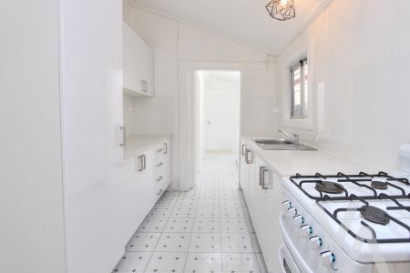 114 Doran Street, Carrington - Photo 2