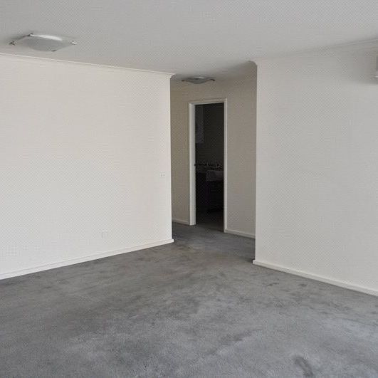 215/118 Dudley Street - Photo 1