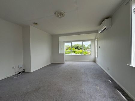 12 Sullivan Ave, Mangere Bridge, Auckland - Photo 2