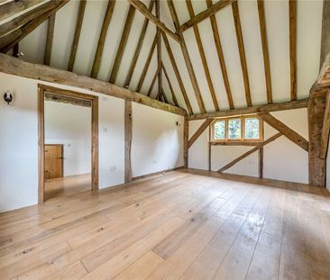 A unique, spacious country property in the High Weald area of Outst... - Photo 1