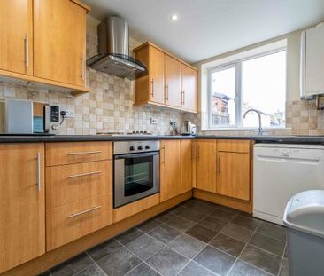 71 Eastfield Crescent - Photo 5