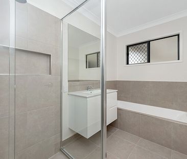 Neat & Low-Maintenance Duplex in a Quiet Mount Louisa Court! - Photo 5