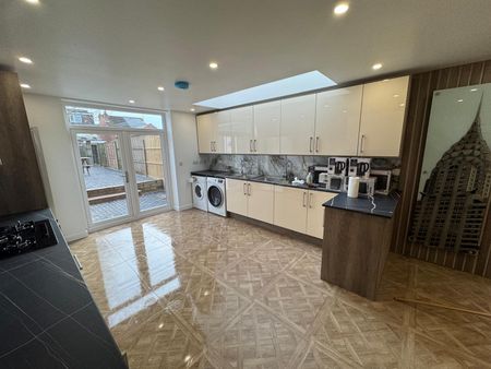 Brand Newly Refurbished HIGHEST Spec Rooms 🤩🏡 Room 6 - Photo 5