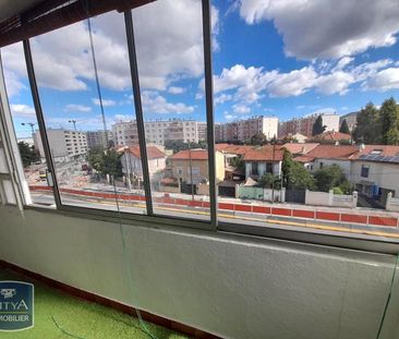 Location Appartement 3 pièces 51m² MARSEILLE 9ème - Photo 2