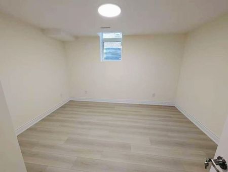 For Lease - 252 Borealis Avenue, Aurora, Ontario - Photo 4