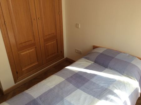 Piso de alquiler en Calle de las Almortas, 32, Valdeacederas - Photo 3