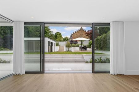 5 bedroom detached house to rent - Photo 4