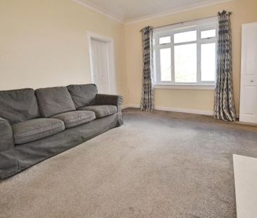 3 bedroom flat to rent - Photo 2