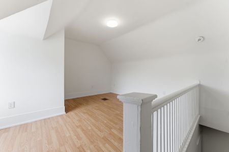 For Lease - 154 Wallace Avenue Unit# MAIN & UPPER, Toronto, Ontario - Photo 5