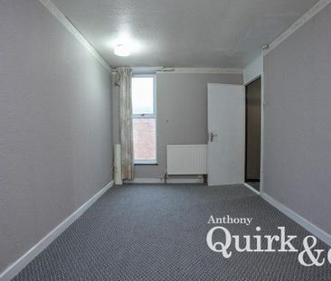 3 bedroom end of terrace house to rent - Photo 3