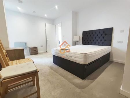 1 bedroom in a flat share to rent - Photo 3