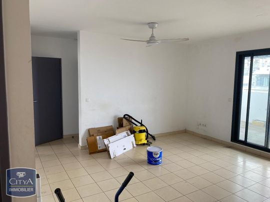 Location Appartement 4 pièces 72m² STE CLOTILDE 97490 - Photo 1
