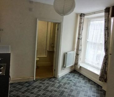 1 bedroom semi-detached house to rent - Photo 2
