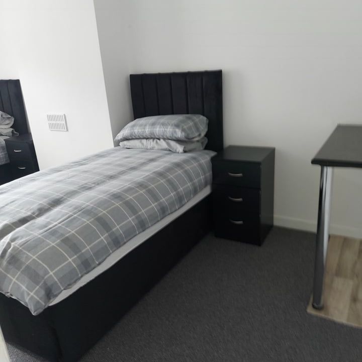 Room in a Shared House, West Ham Lane, E15 - Photo 1