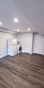 Downtown Toronto Townhouse Studio for rent - Photo 4