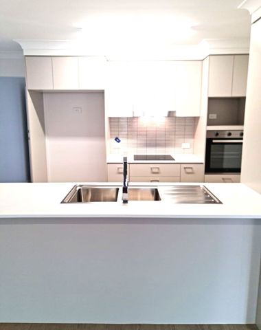 AVAILABLE 08/11/2025 - 4 BEDROOM- 2 BATHROOM FULLY DUCTED AIR-CONDITIONED TOWNHOUSE - Photo 3