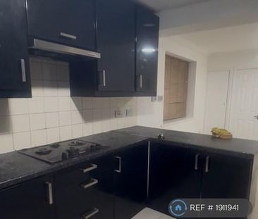 5 bedroom semi-detached house to rent - Photo 6