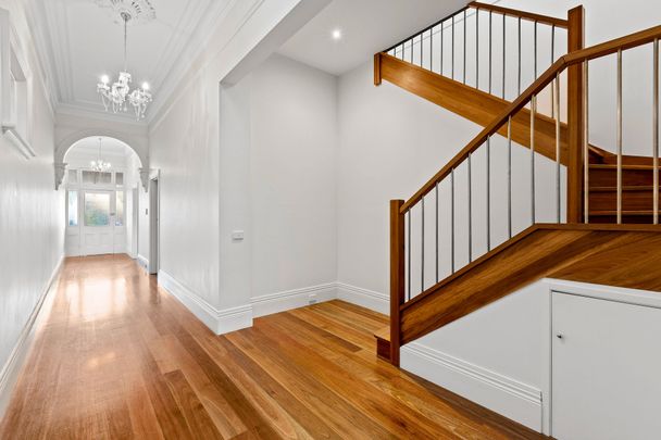 Victorian home in sought-after location - Photo 1