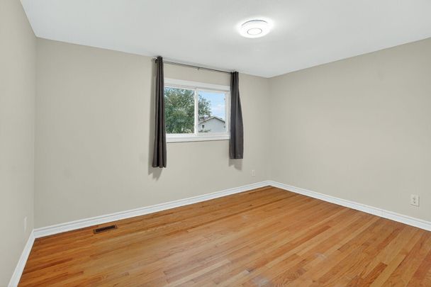 For Lease - 1393 Claymor Avenue, Mooneys Bay - Carleton Heights and Area, Ontario - Photo 1