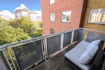 1 bedroom flat to rent - Photo 2