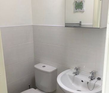 Room 6, Elphinstone Road, ST4 - Photo 6