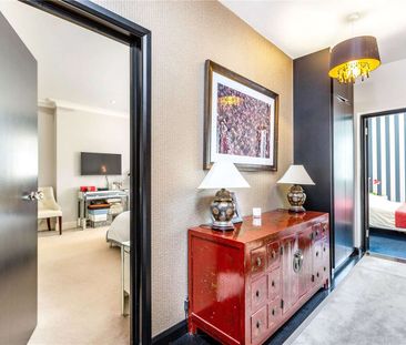 A beautifully presented five bedroom house located close to Richmon... - Photo 1