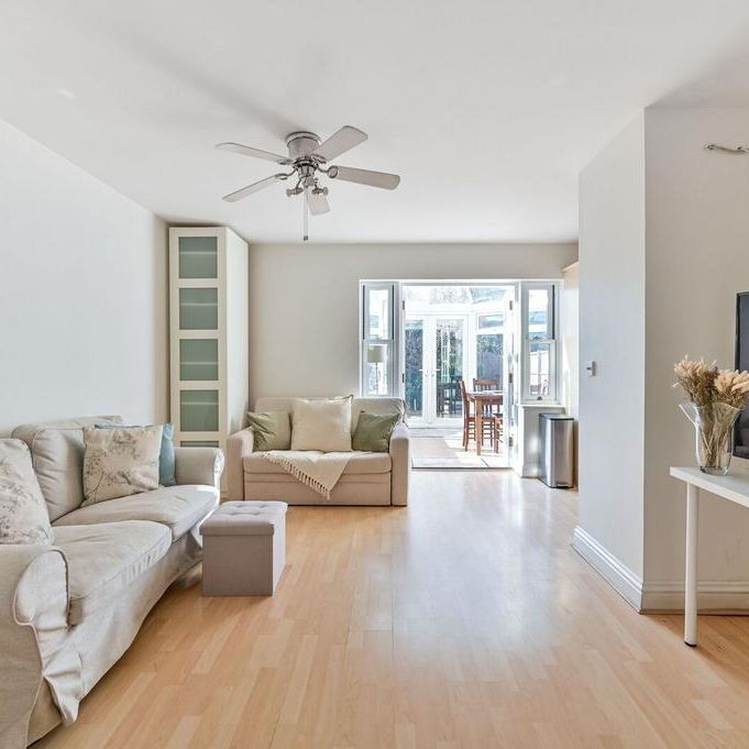 2 bedroom maisonette to rent - Photo 1