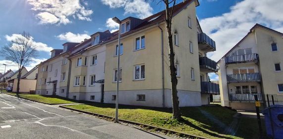 Charmante Dachgeschoss-WE mit Balkon in bester Lage - Photo 2