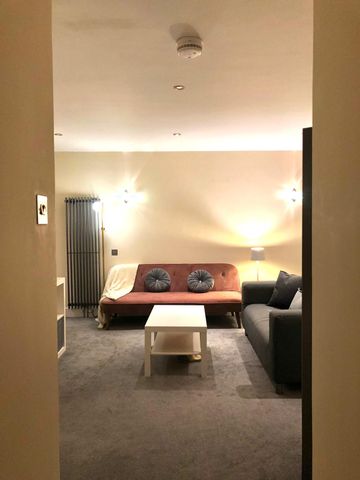 Executive detached property in amazing area! 01STMI - Room 6 - Photo 2