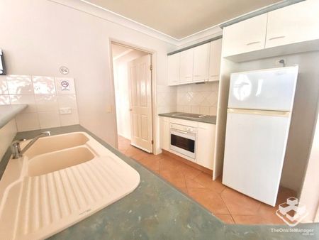 Fully Furnished 3 Bedroom Villa Within Peaceful Gated Community - Photo 4