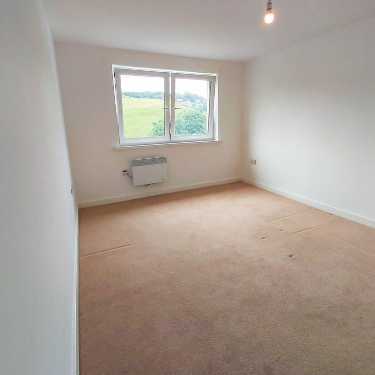 Parkwood Rise, KEIGHLEY - Photo 1