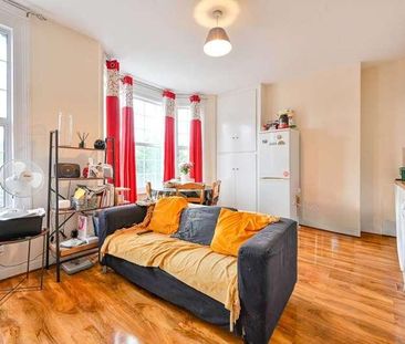 Avenue Road, Acton, W3 - Photo 6