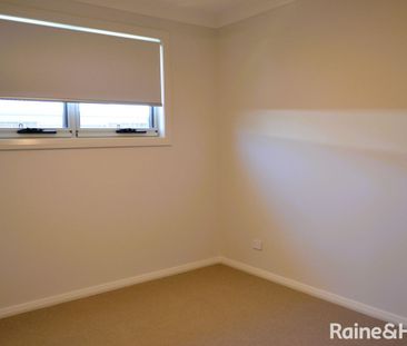 Brand new stunning 4-bedroom home - Photo 3