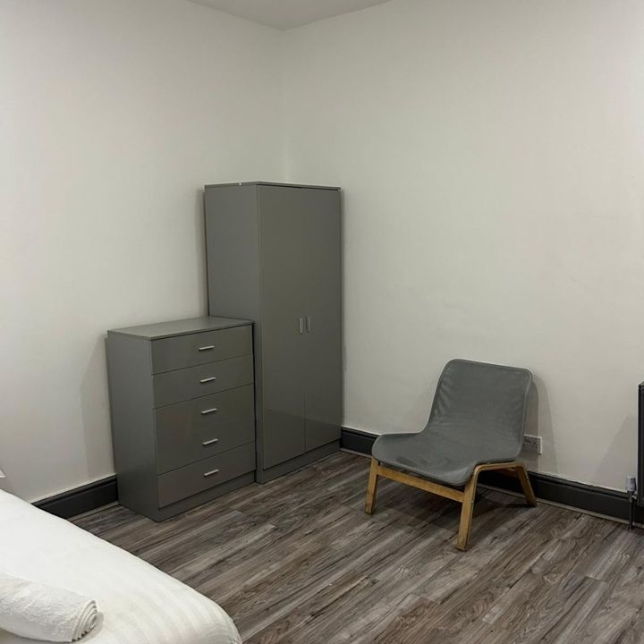 Room in a Shared House, Liverpool, L6 - Photo 1