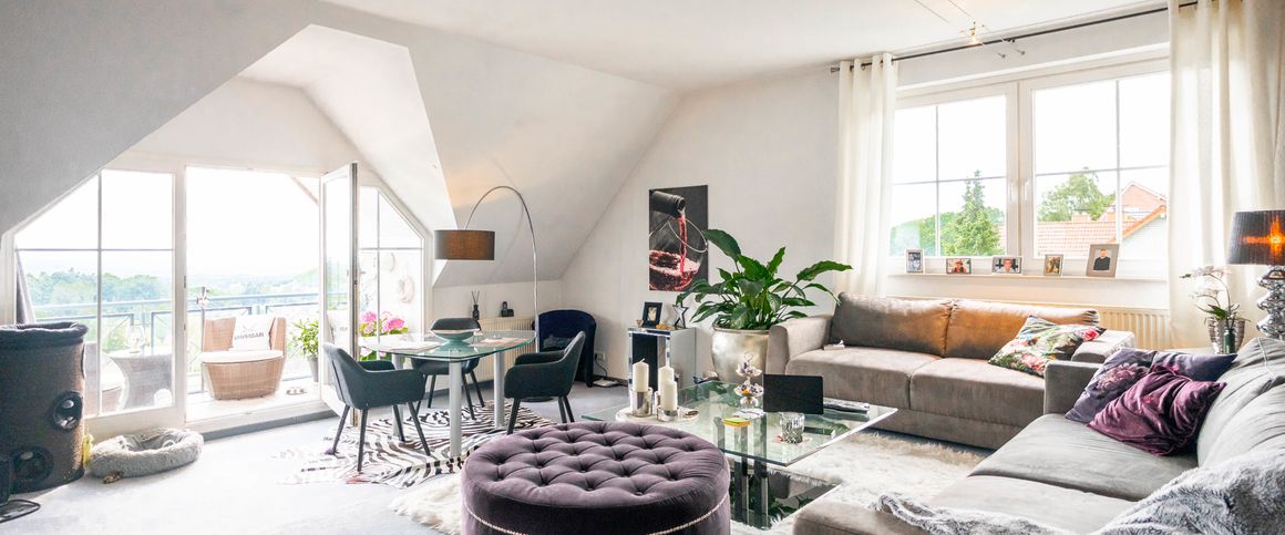 Bald renovierte Wohnung mit Balkon, Einbauküche und traumhaftem Blick am Südhang von Oerlinghausen - Photo 1