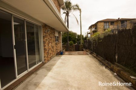 4 Bedroom In Kingsford! - Photo 3