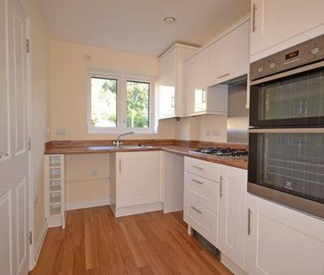 2 bedroom semi-detached house to rent - Photo 4