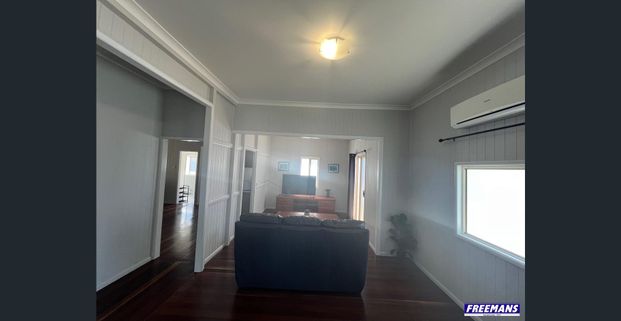 Lovely 3 Bedroom 2 Bathroom Furnished Home - Photo 1