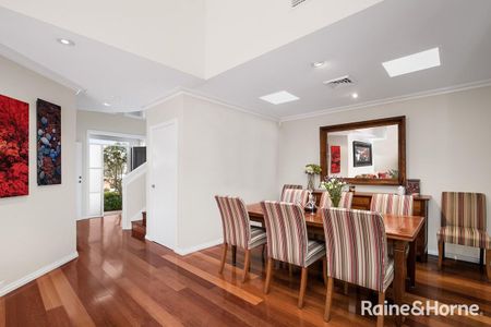 Freestanding Family Home in Beautiful Raleigh Park Estate - Photo 3