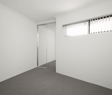 Property headline and description 🏡 Modern 3x2 Home with Double Gar... - Photo 6