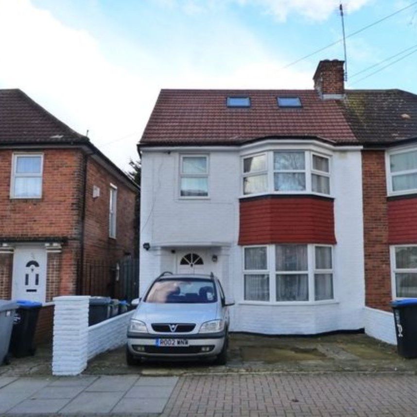 Studio Flat, Monks Park, HA9 - Photo 1