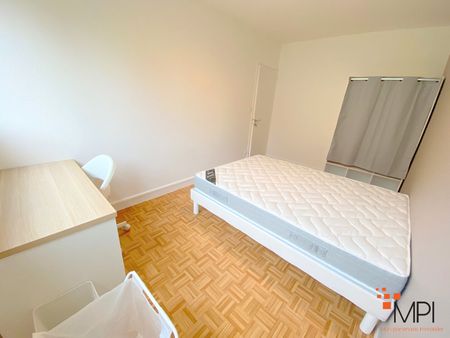 Location Appartement 6 pièces 79m² - Photo 3