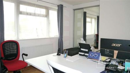 Armstrong Crescent, New Barnet, EN4 - Photo 4