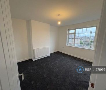 3 bedroom semi-detached house to rent - Photo 2