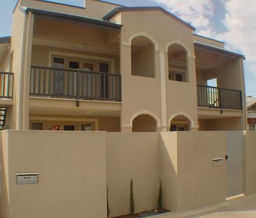 Two Bedroom Unit - Ground Floor - Photo 4