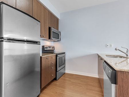 For Lease - 5101 Dundas Street Unit# 808, Toronto, Ontario - Photo 4
