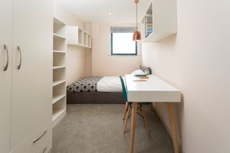 Corner House, Cathays - Photo 2