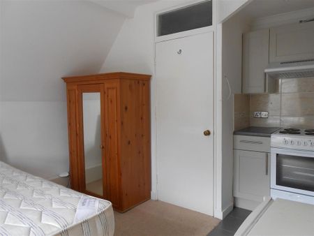 1 bedroom flat to rent - Photo 2